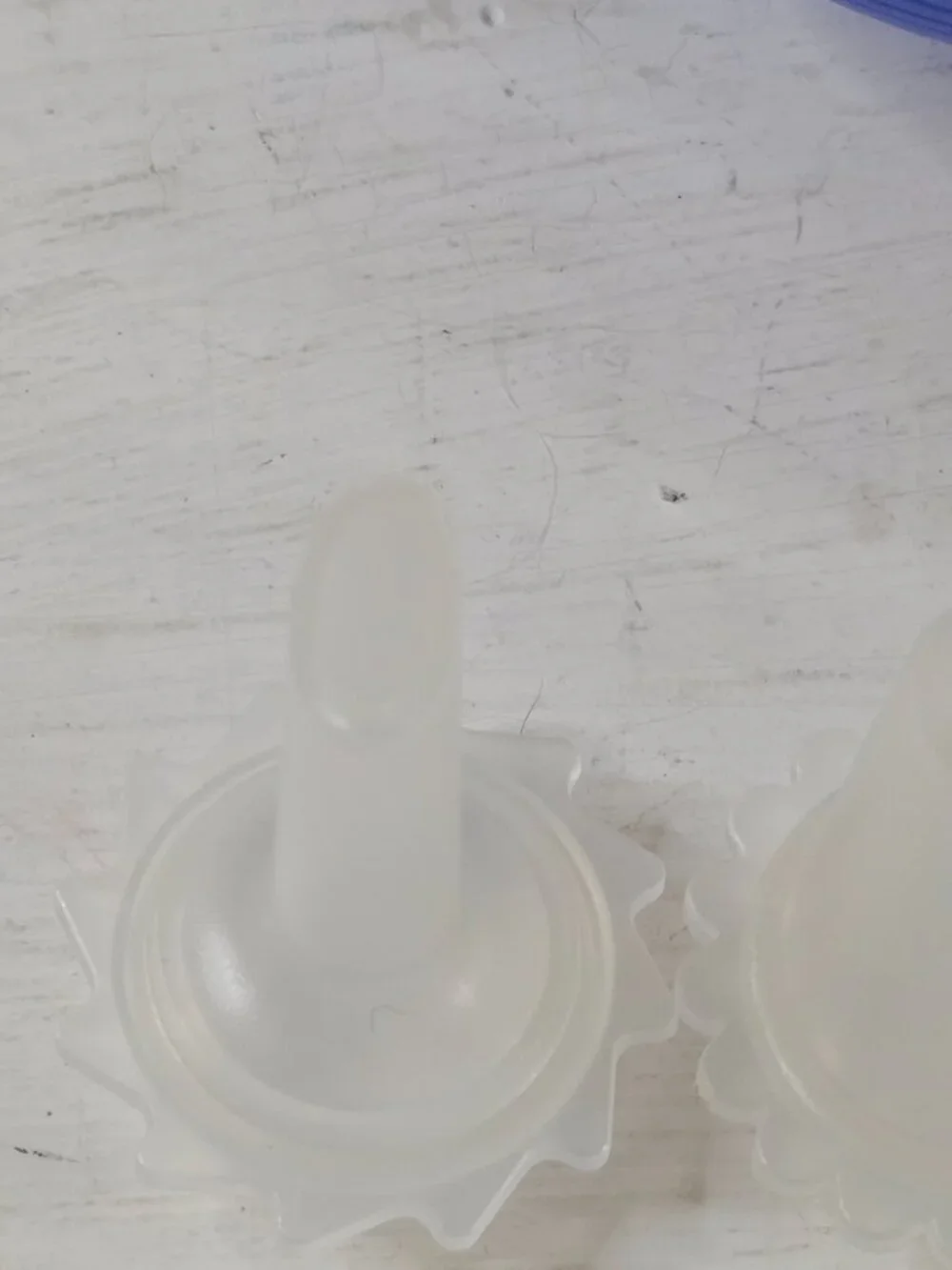 Tupperware Squeeze It Gourmet Cake Decorator with 5 tips